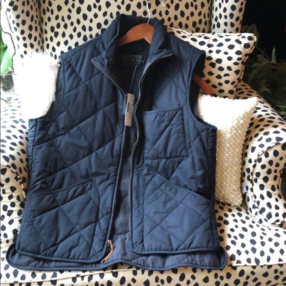 J Crew navy men’s vest size small. NWT